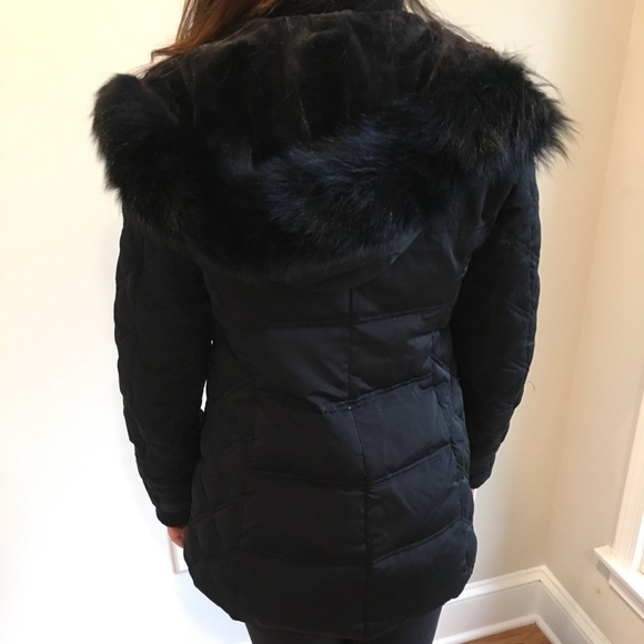 Black Puffer jacket with Hood - Picture 2 of 4